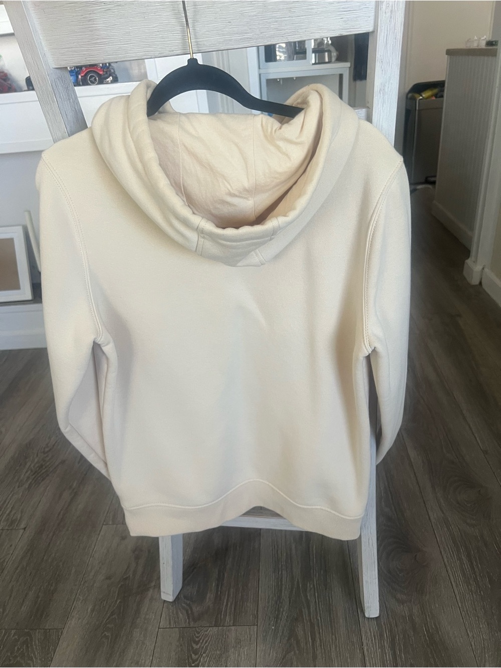Men Sweater Subcategory Classification - Picture 2 of 4